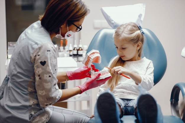 7 reasons to take a child to a pediatric dentist